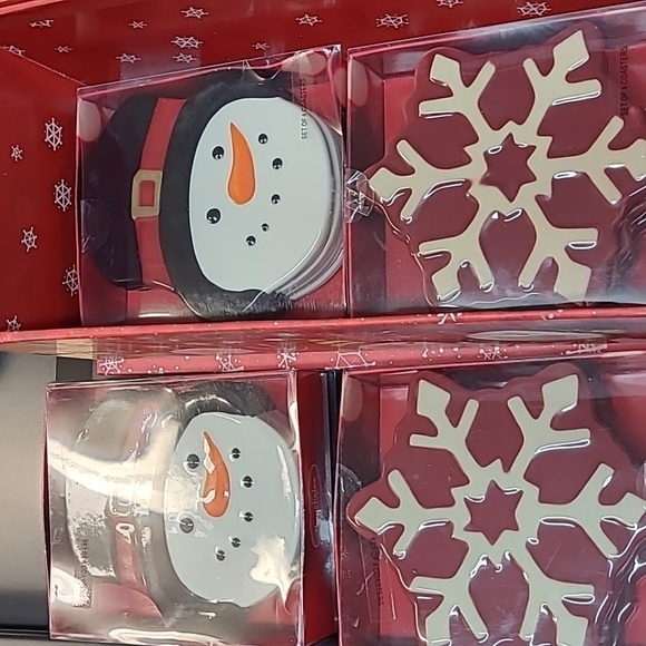 St Nicholas Square 4 sets of Coasters in storage box - Picture 2 of 5